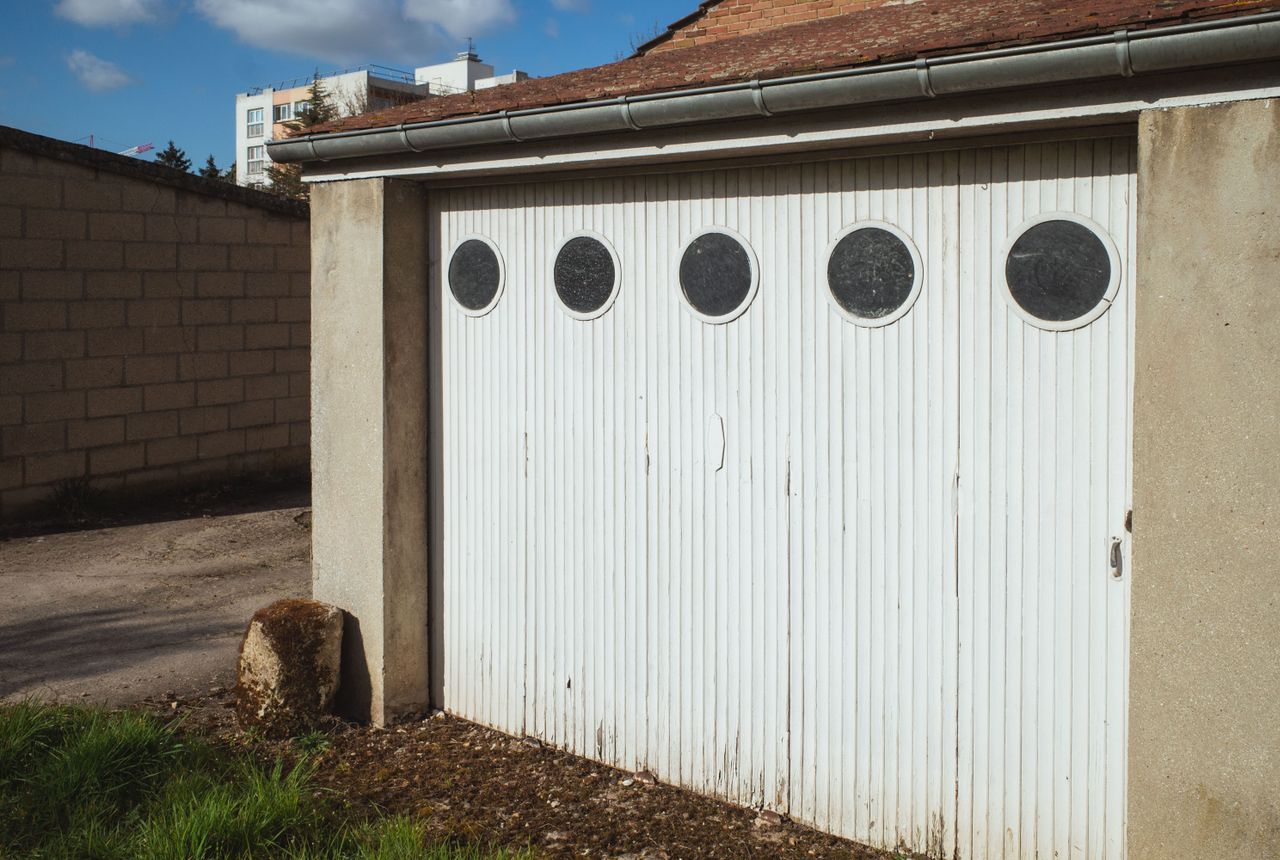 Garage door service in Nashville, TN